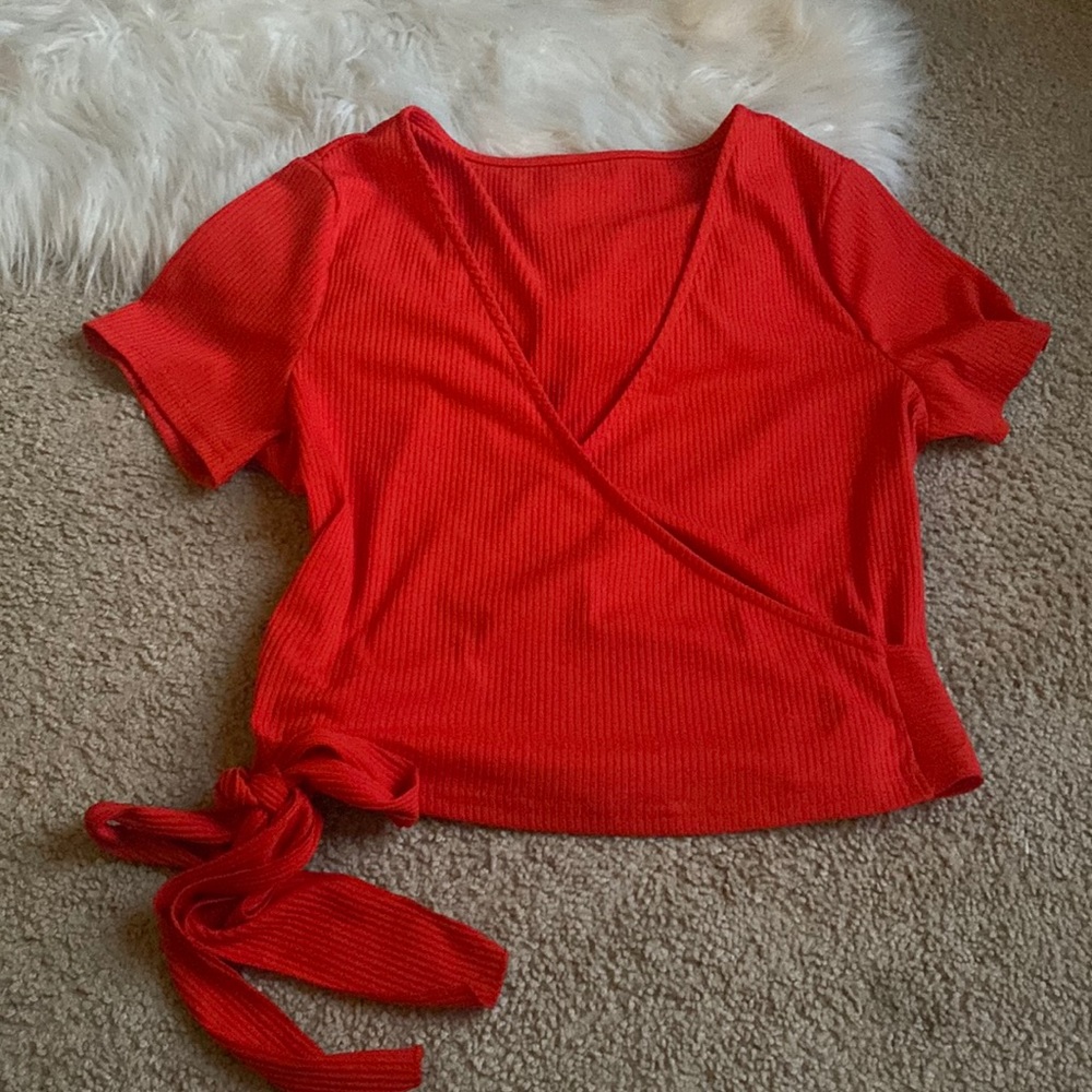 ❤️Red Ribbed Crop Top ❤️Size L - Picture 2 of 4